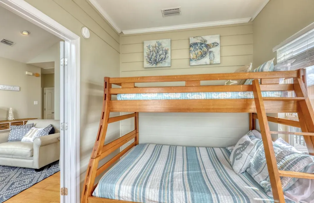 Villa Delphinus - Beachfront! And Pet Friendly! Feel The Ocean Breezed And Hear The Waves Lapping Right At Your Doorstep! Home-1